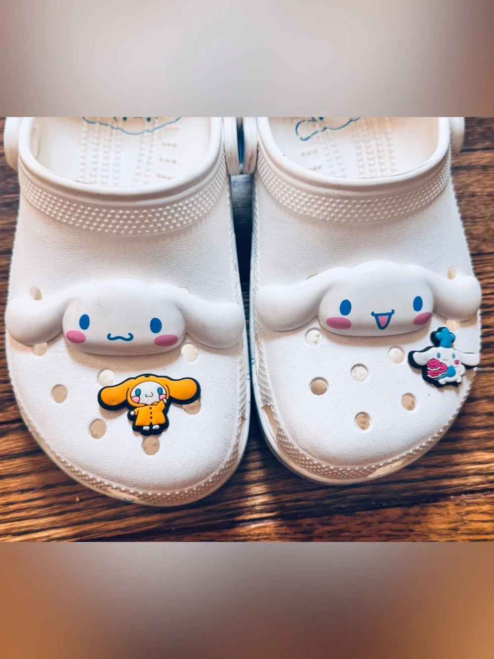 CROCS White Cinnamoroll Clog Sandals with Cute Charms